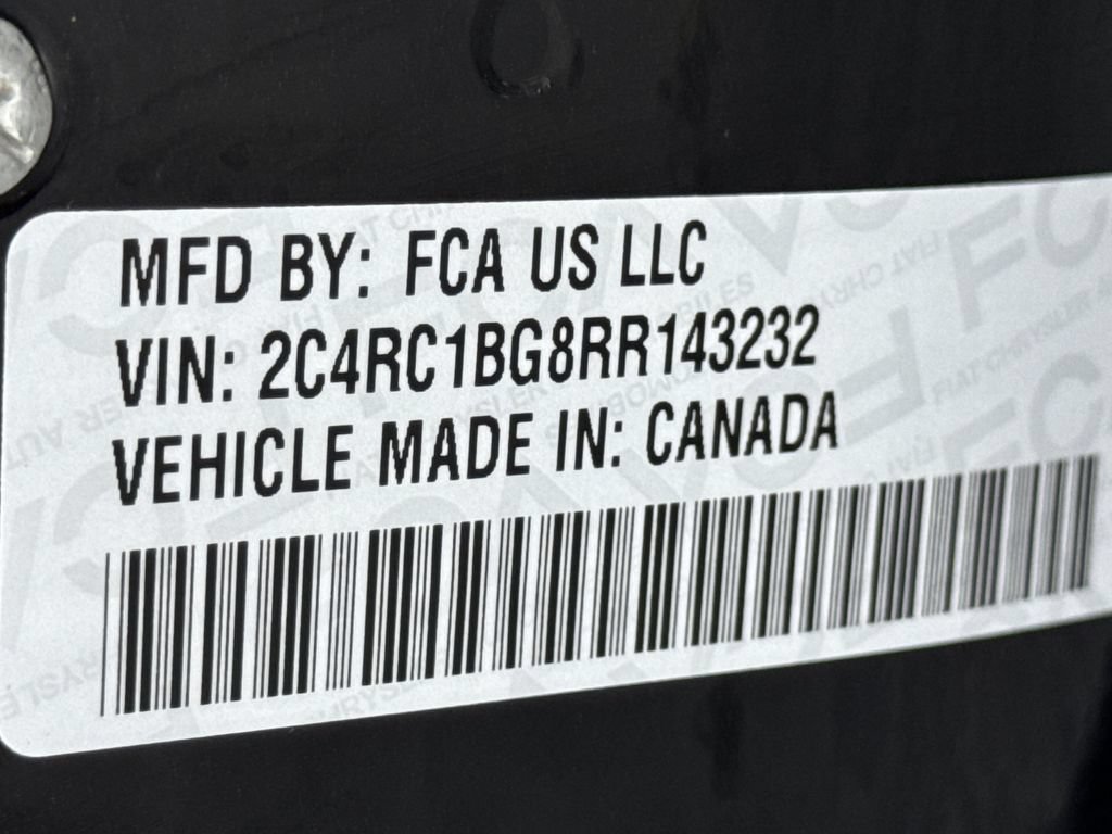 Used 2024 Chrysler Pacifica Touring-L FWD image 32