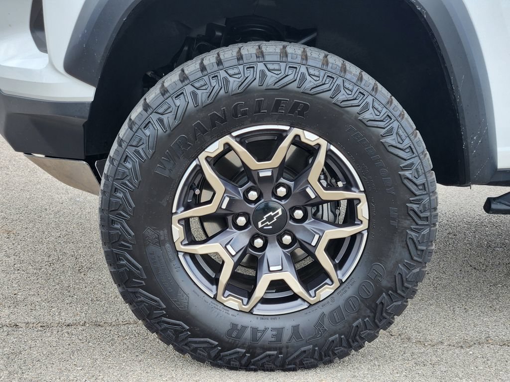 Certified 2025 Chevrolet Colorado ZR2 w/ Technology Package AWD/4WD image 10