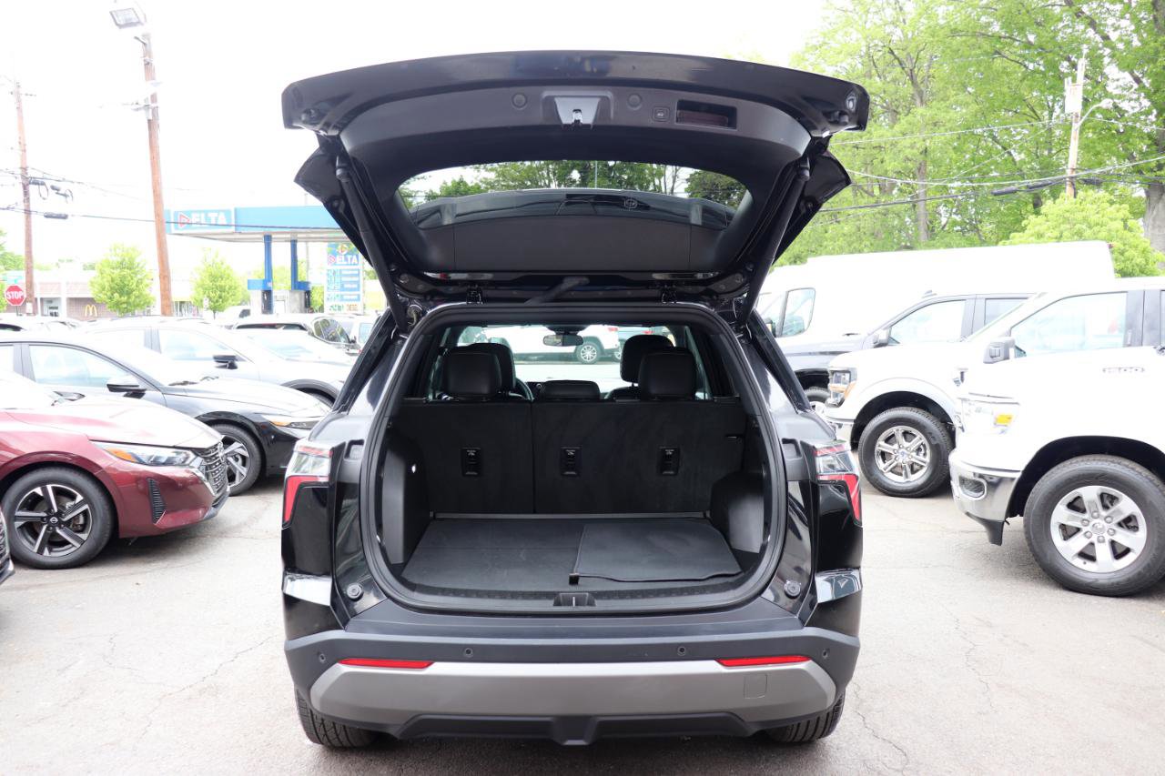 Used 2026 Chevrolet Equinox LT w/ Convenience Package II FWD image 52