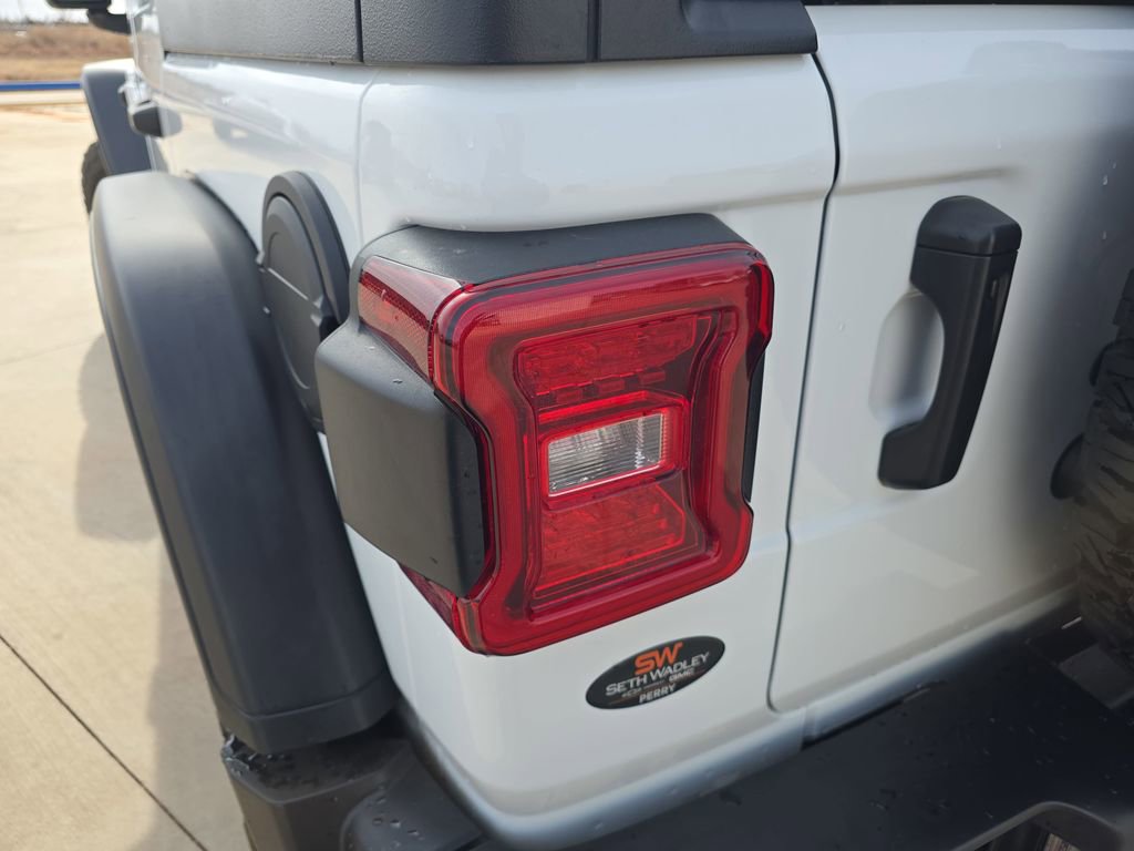 Used 2024 Jeep Wrangler Unlimited Rubicon image 34