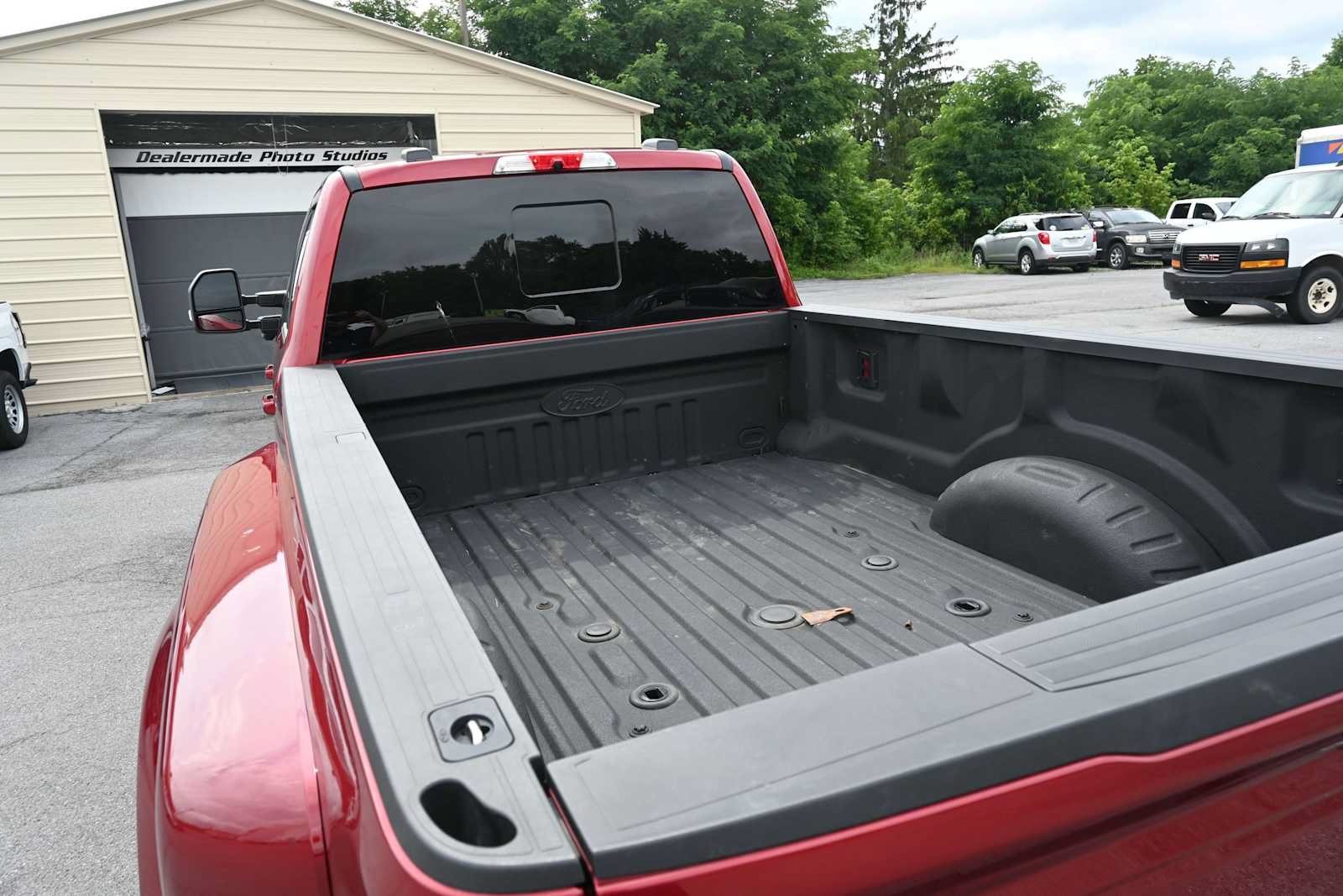 Used 2025 Ford F350 Lariat w/ Lariat Ultimate Package AWD/4WD image 12