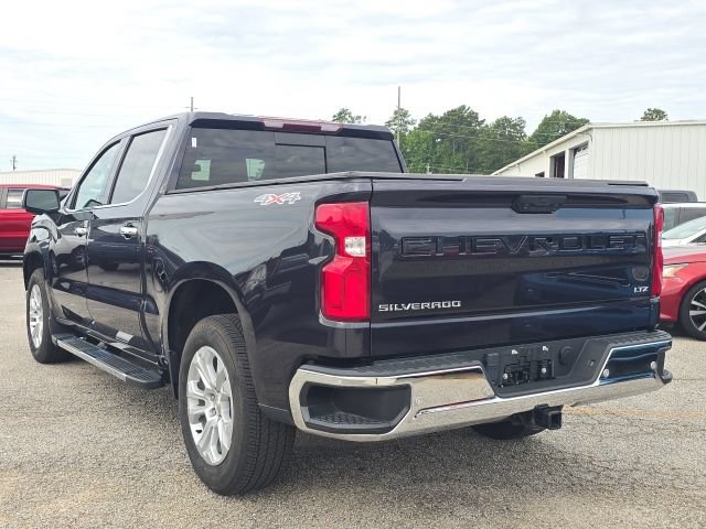 Used 2022 Chevrolet Silverado 1500 LTZ w/ LTZ Convenience Package II AWD/4WD image 3