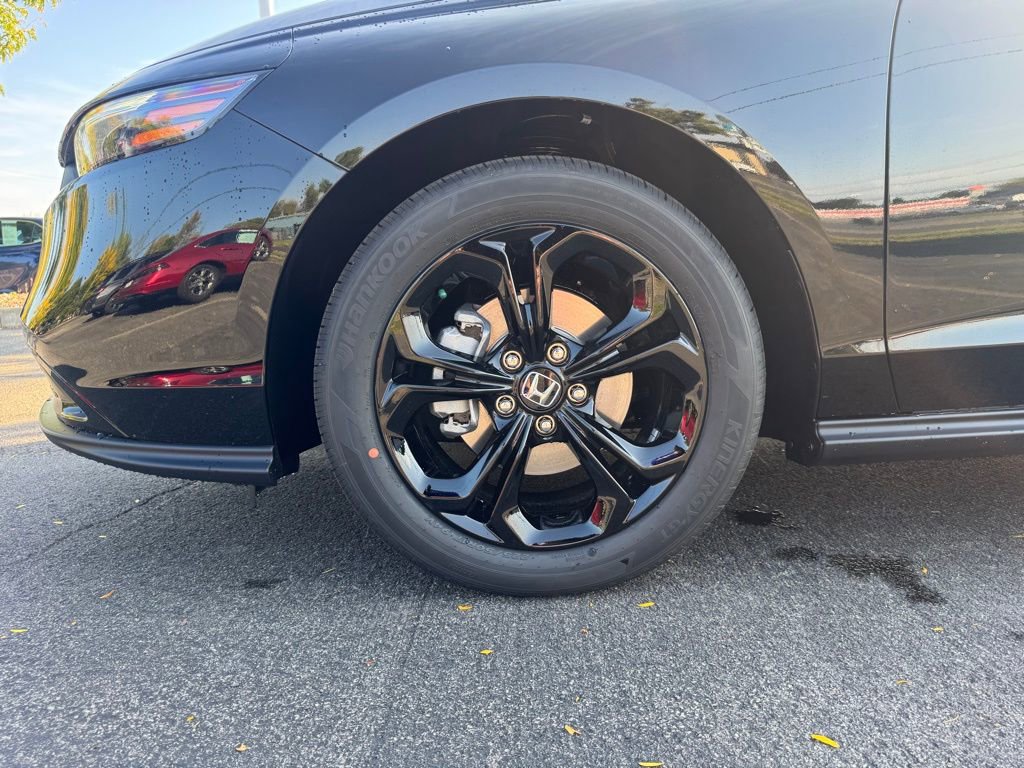 New 2025 Honda Accord SE image 18