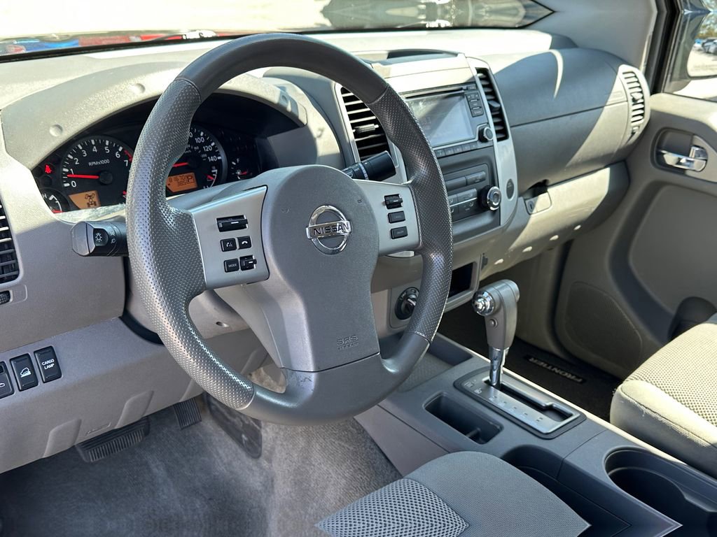 Used 2016 Nissan Frontier SV image 13