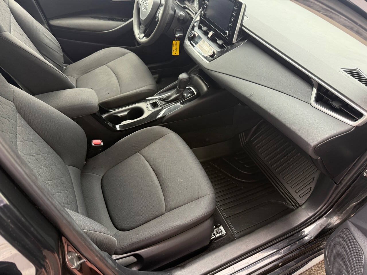 Used 2020 Toyota Corolla LE FWD image 28