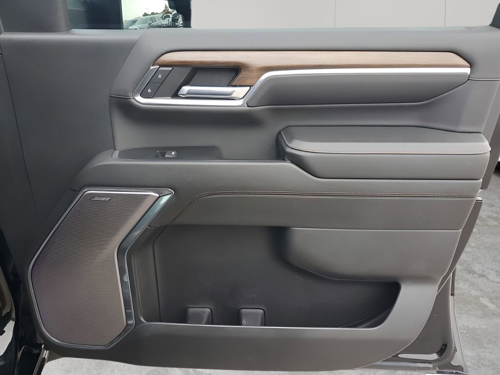 Used 2024 Chevrolet Silverado 2500 High Country w/ Midnight Edition image 13