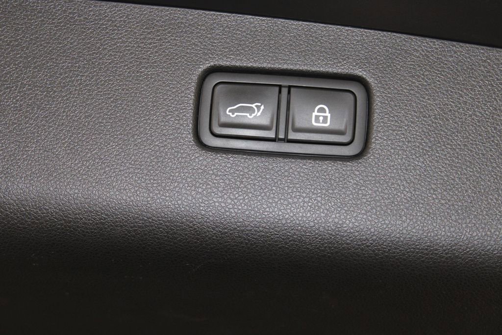 Used 2022 Genesis GV70 3.5T Sport w/ Sport Advanced Package image 16