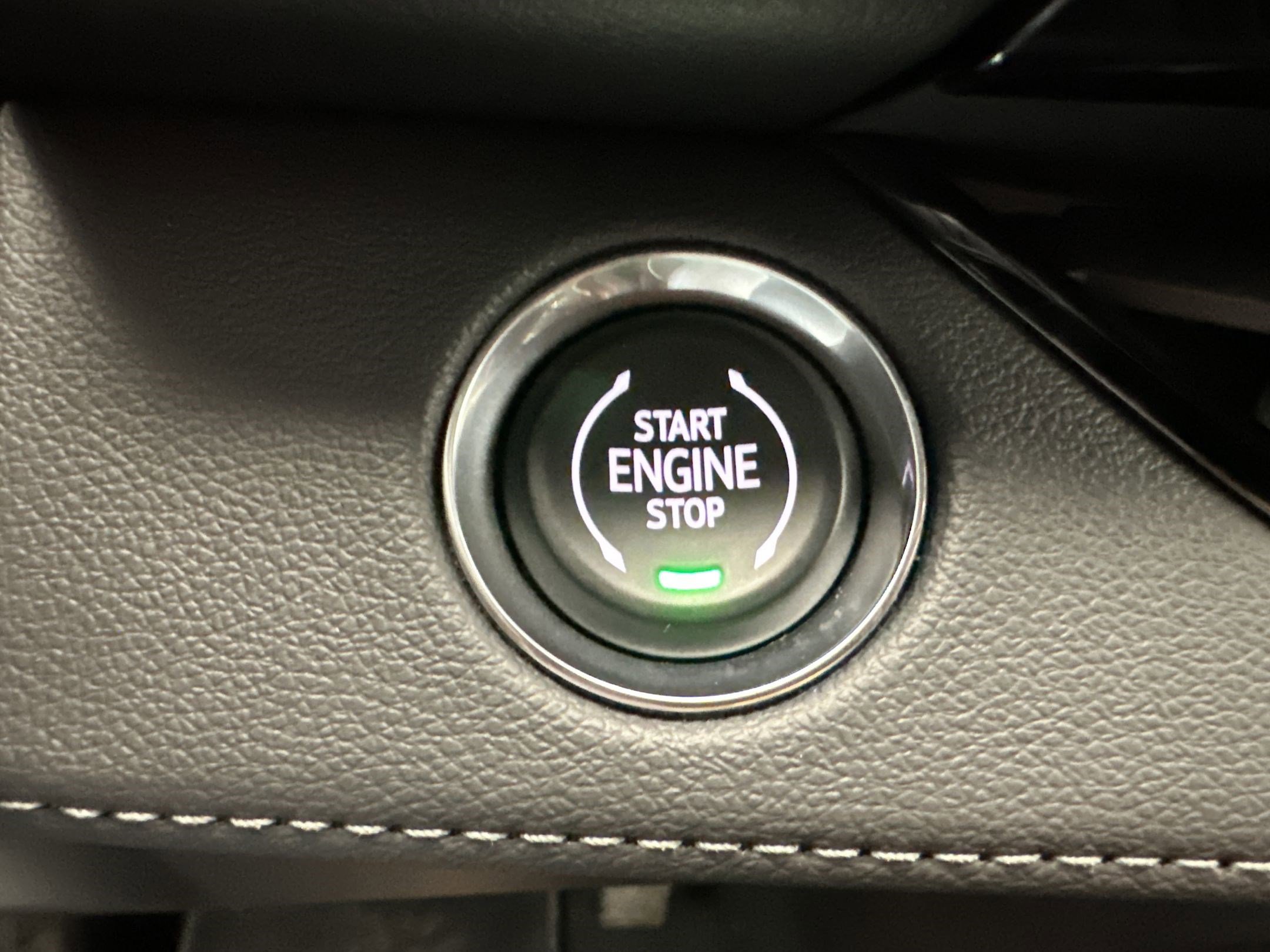 Used 2025 Buick Enclave Sport Touring AWD/4WD image 26