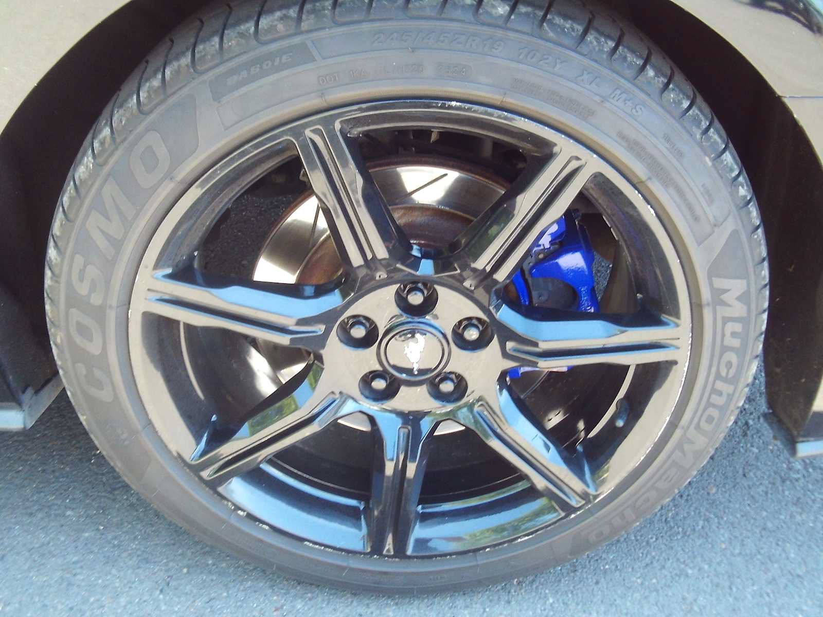 Used 2019 Ford Mustang GT Premium w/ Black Accent Package RWD image 10