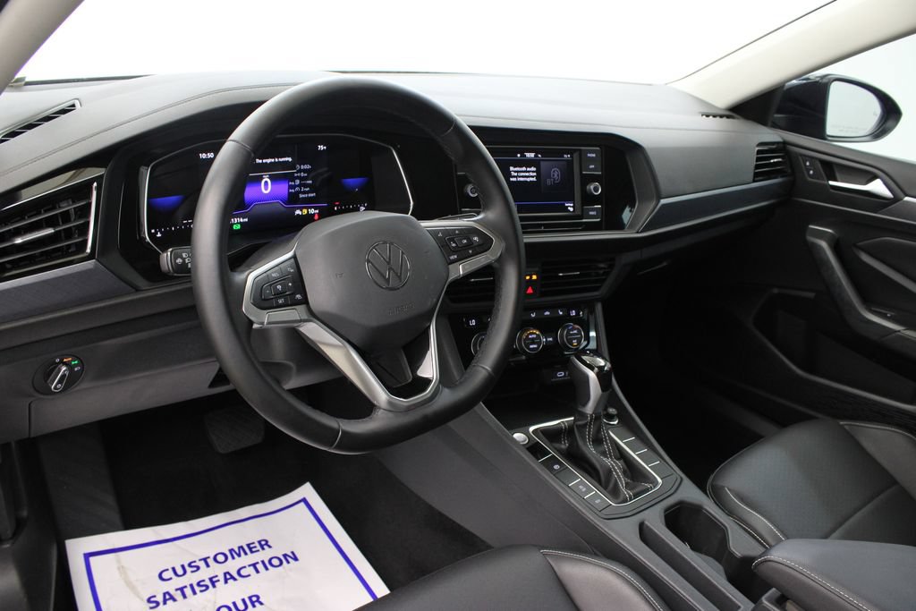 Certified 2023 Volkswagen Jetta SE FWD image 15
