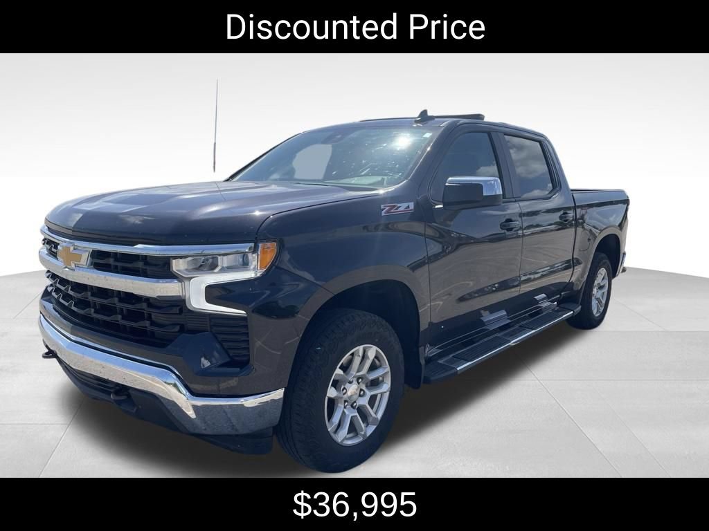 Used 2023 Chevrolet Silverado 1500 LT AWD/4WD image 3