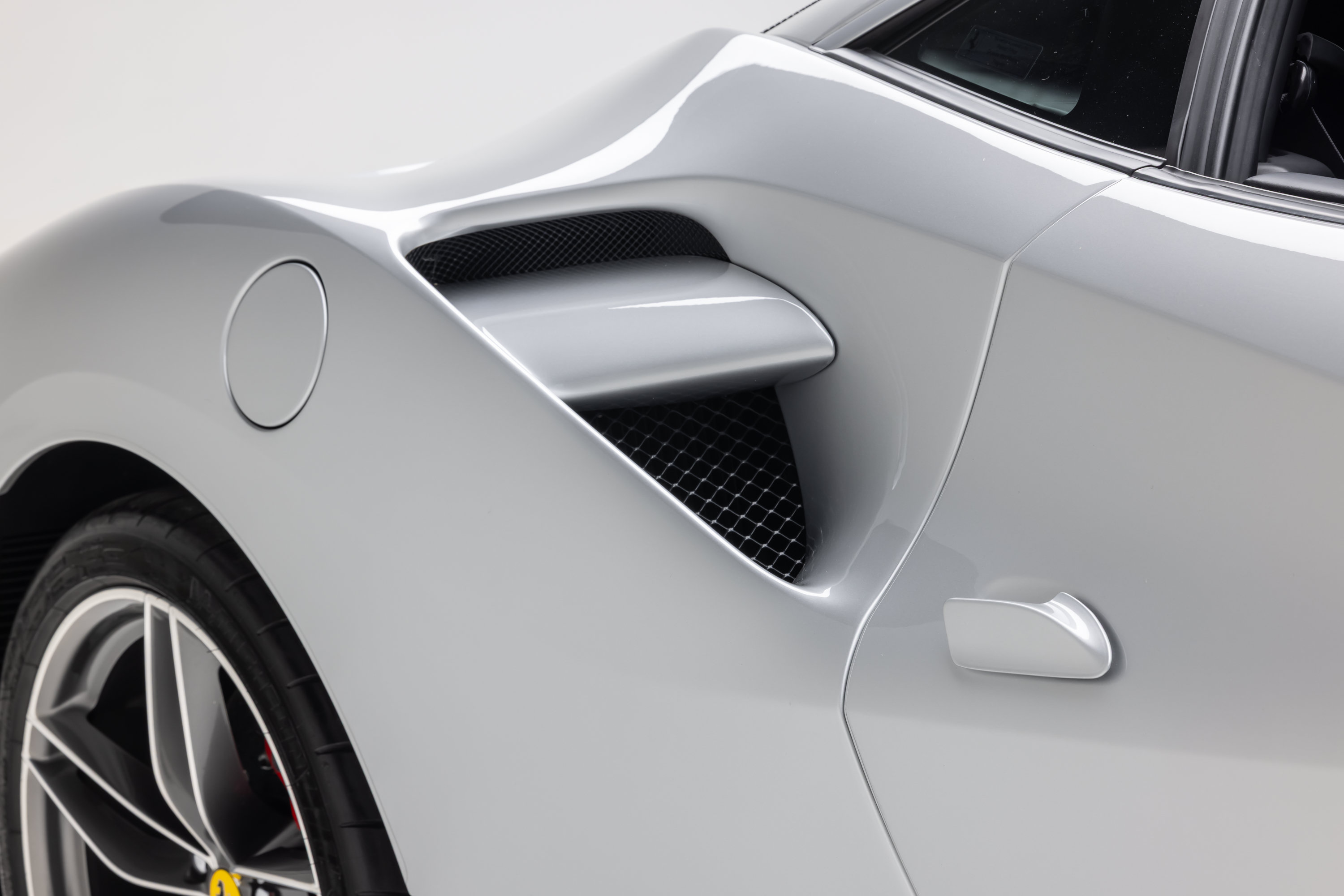 Certified 2018 Ferrari 488 GTB RWD image 26