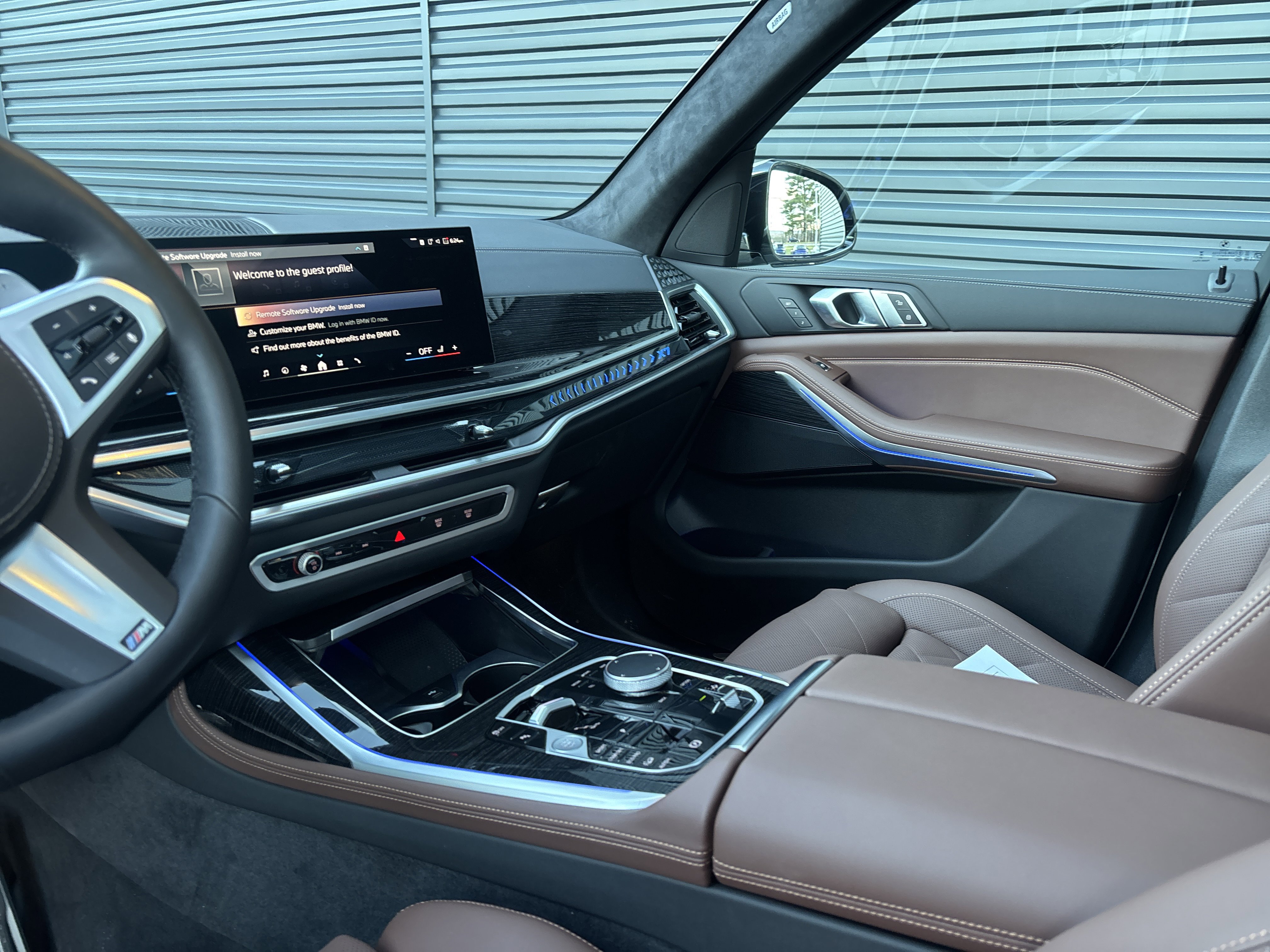 Used 2026 BMW X7 xDrive40i w/ M Sport Package image 11