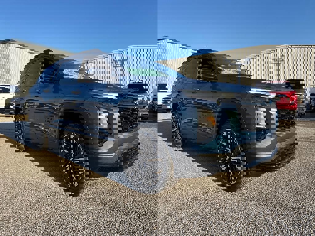 New 2026 Chevrolet Equinox RS w/ LPO, Floor Liner Package image 7