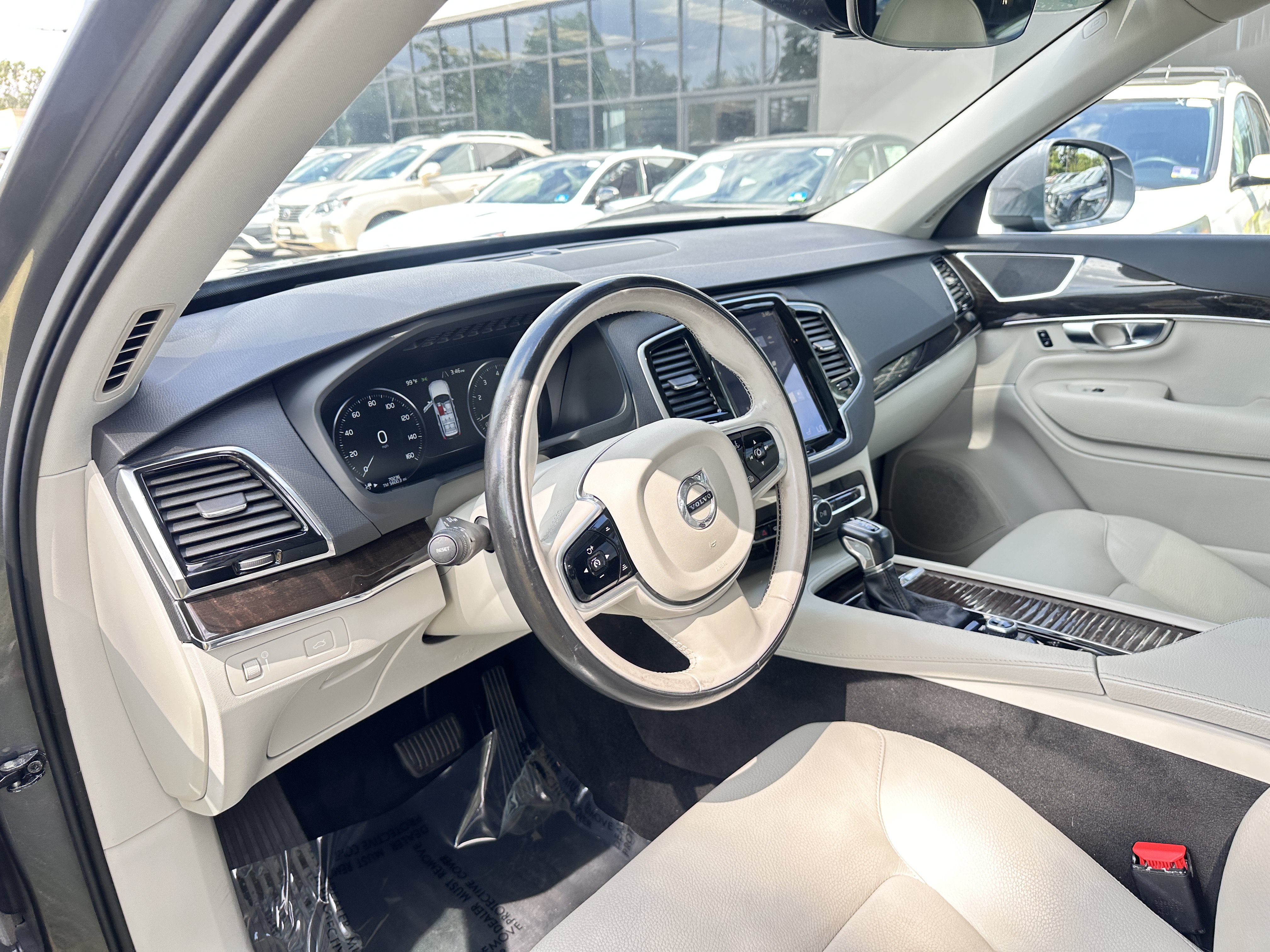 Used 2017 Volvo XC90 T6 Momentum w/ Vision Package AWD/4WD image 22