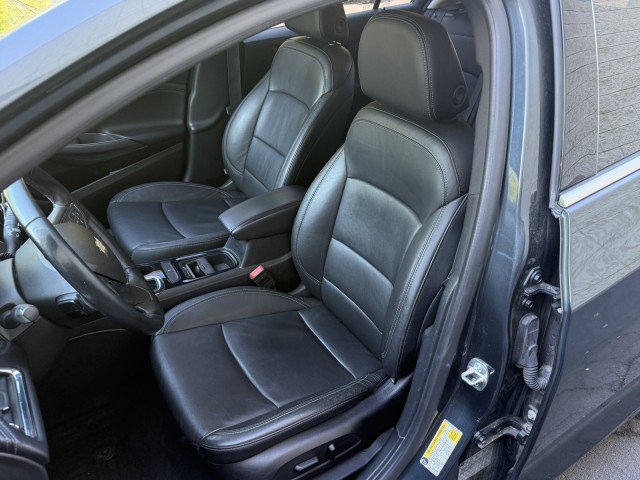 Used 2017 Chevrolet Cruze Premier w/ Enhanced Convenience Package FWD image 7