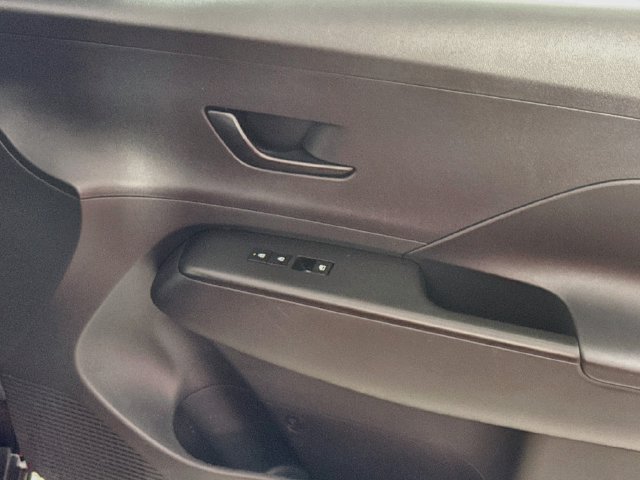 Used 2025 Hyundai Kona SE FWD image 30