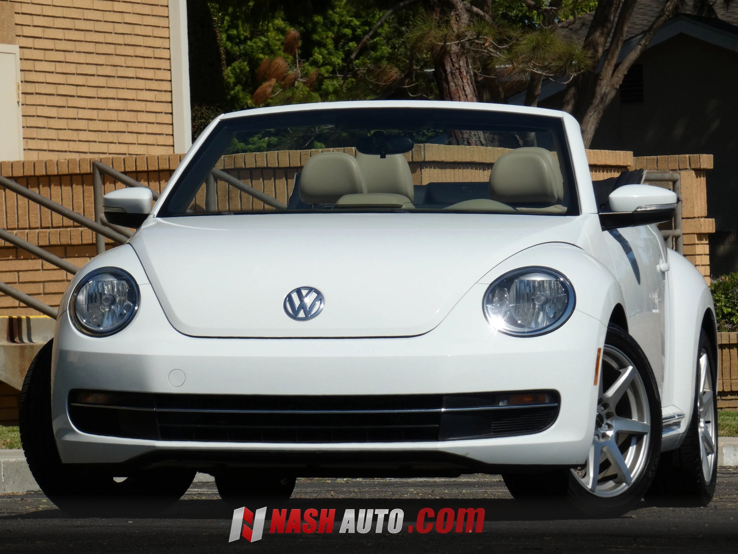 Used 2014 Volkswagen Beetle TDI FWD image 4