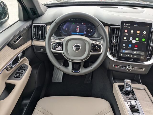New 2025 Volvo XC90 B5 Plus w/ Protection Package Premier image 20