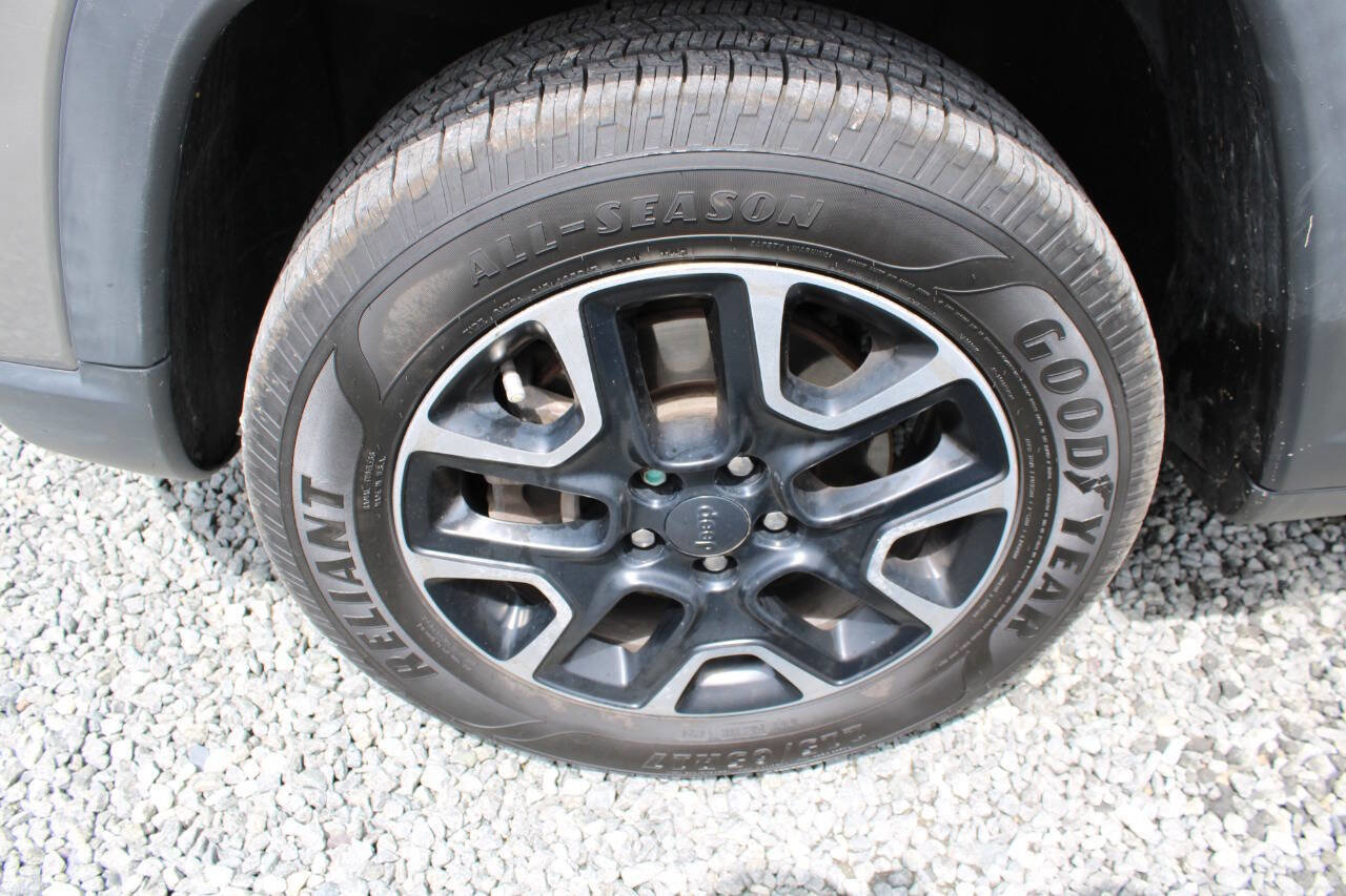 Used 2019 Jeep Compass Trailhawk AWD/4WD image 25