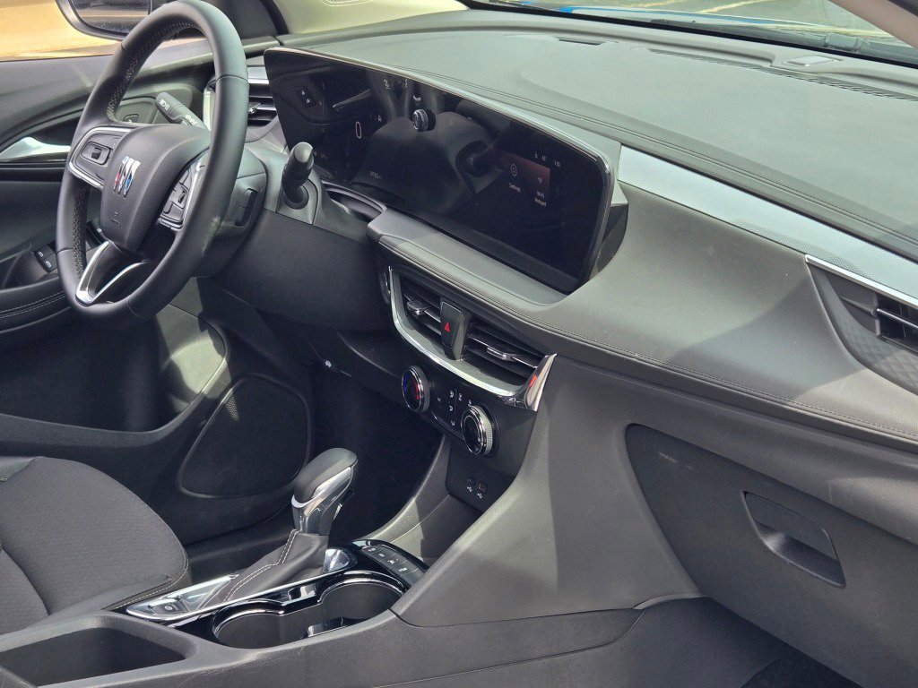 Certified 2025 Buick Encore GX Preferred AWD/4WD image 8