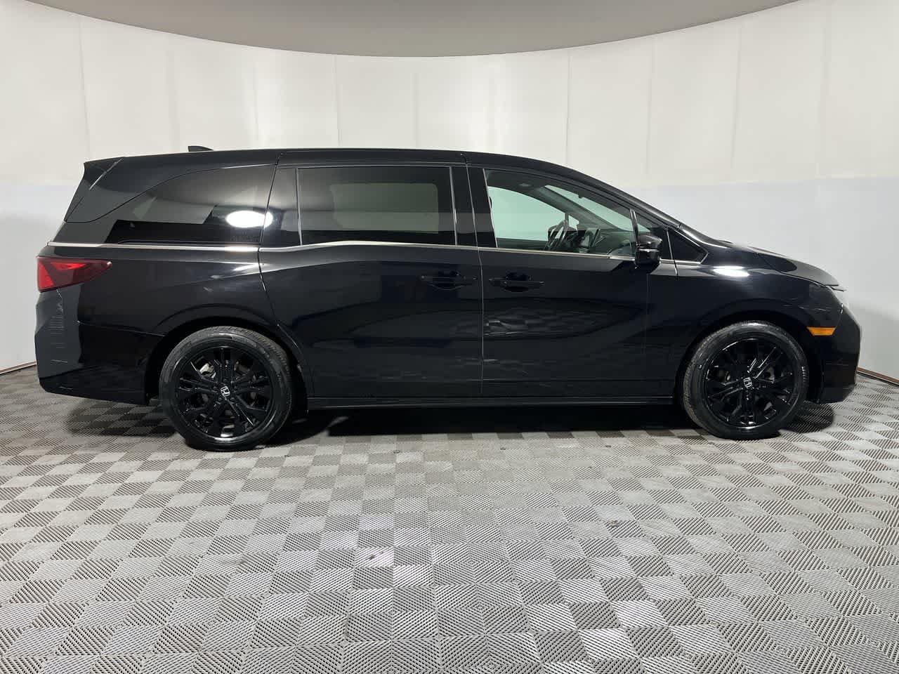Used 2025 Honda Odyssey Sport-L image 9