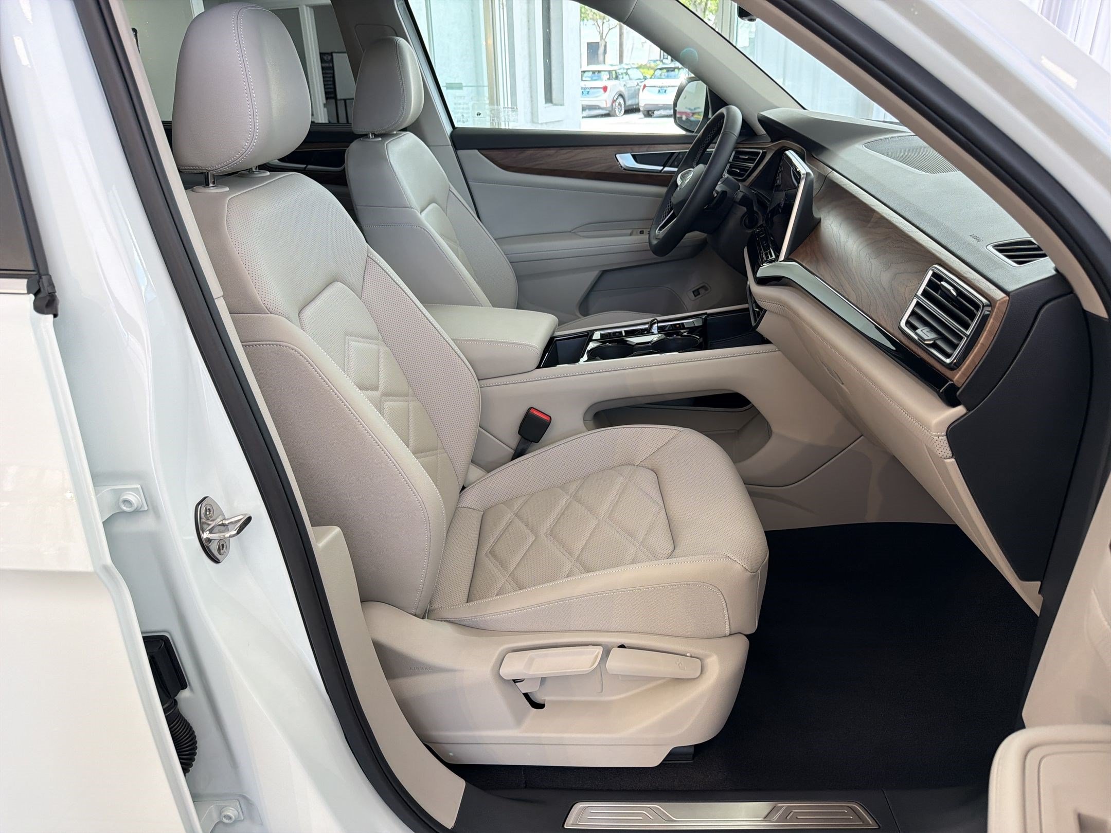 New 2026 Volkswagen Atlas SE FWD image 30