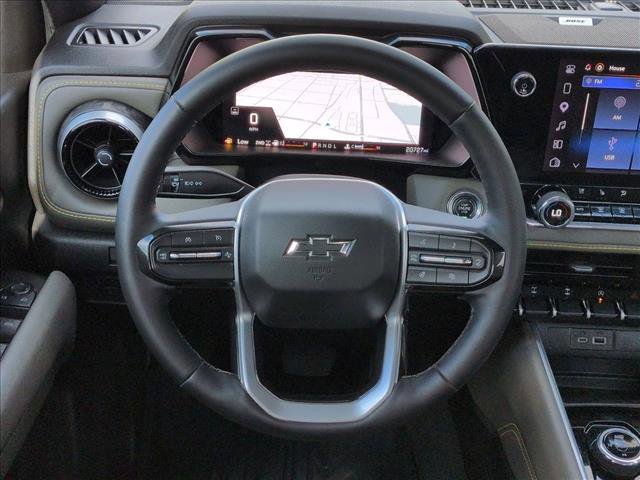 Used 2025 Chevrolet Colorado ZR2 w/ Technology Package AWD/4WD image 14