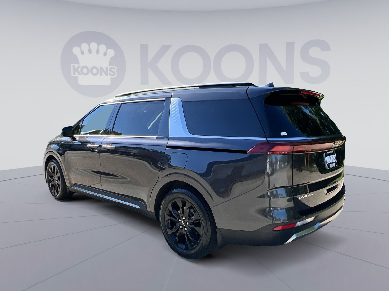 Used 2024 Kia Carnival SX FWD image 4