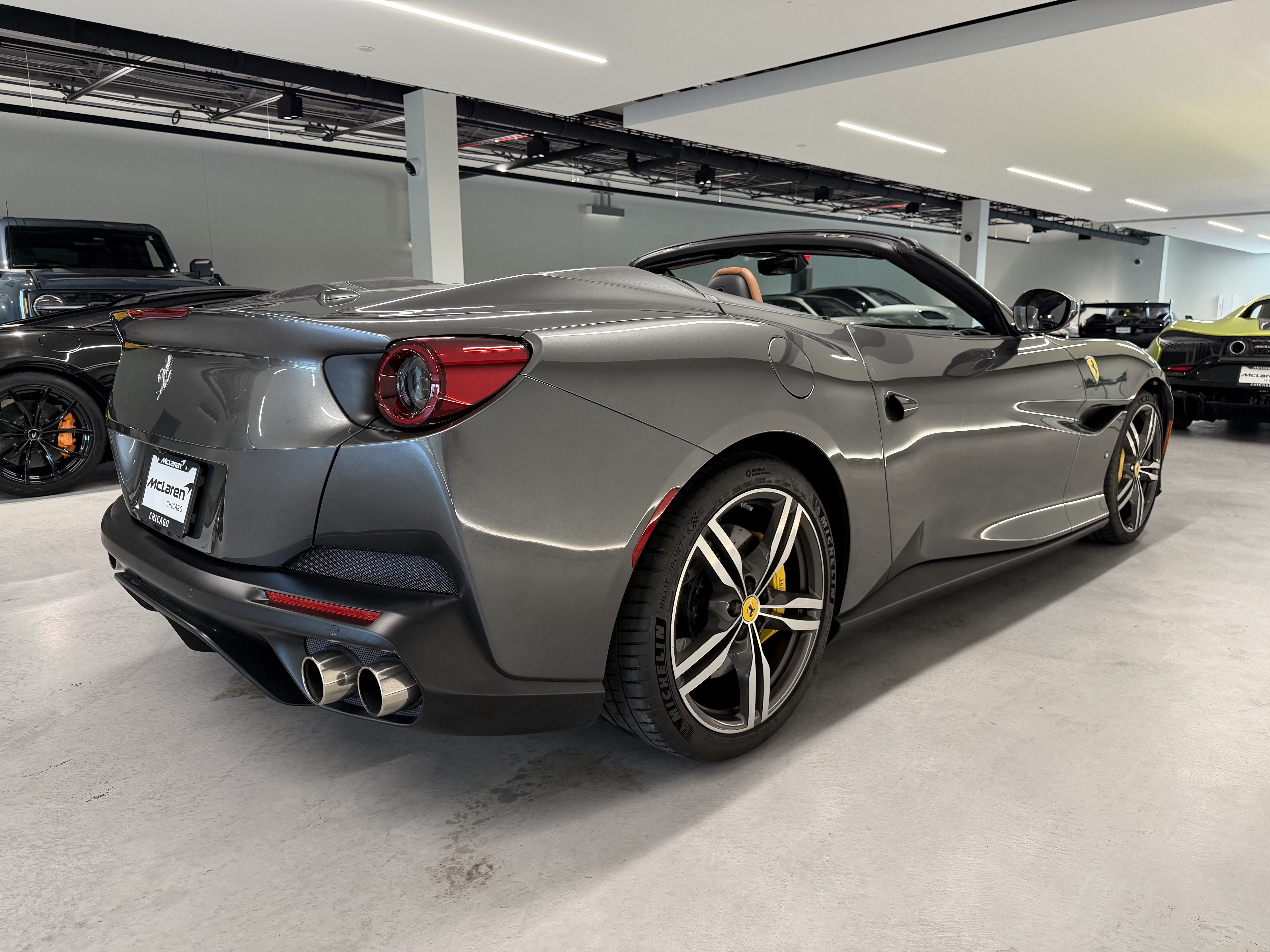 Used 2019 Ferrari Portofino RWD image 6