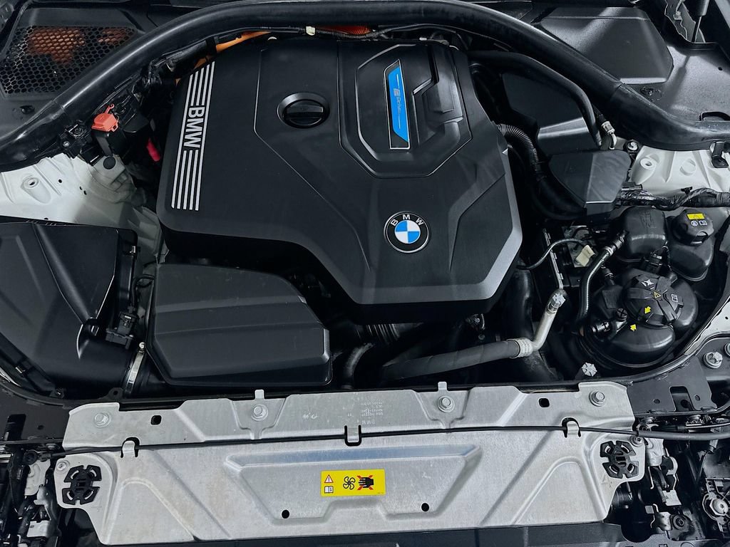 Used 2022 BMW 330e w/ M Sport Package RWD image 31