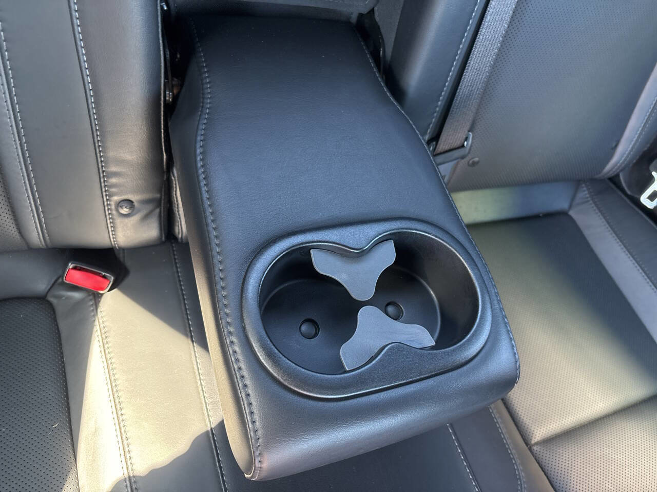 Used 2015 Dodge Challenger R/T Plus image 31