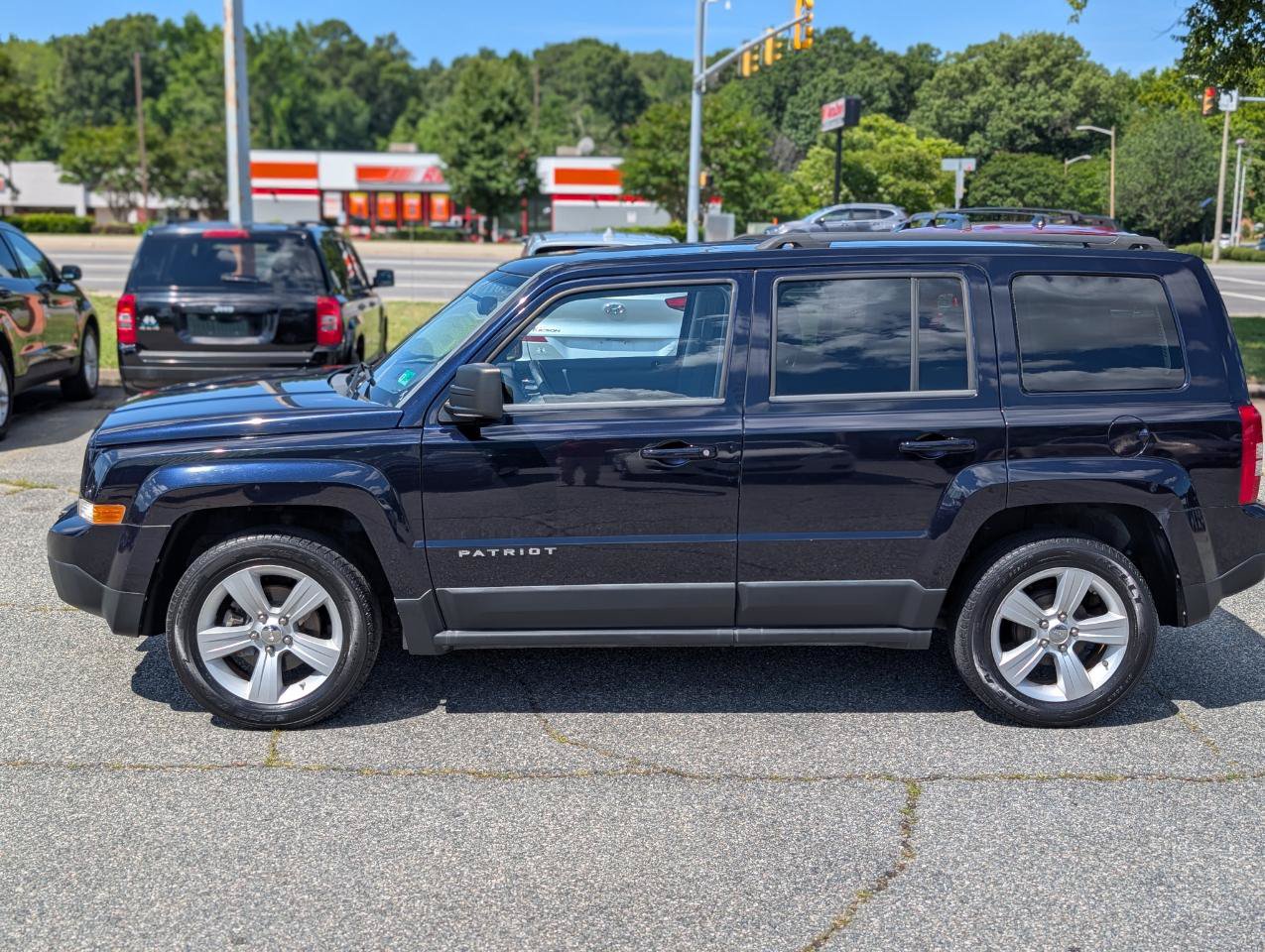 Used 2011 Jeep Patriot Latitude FWD image 2