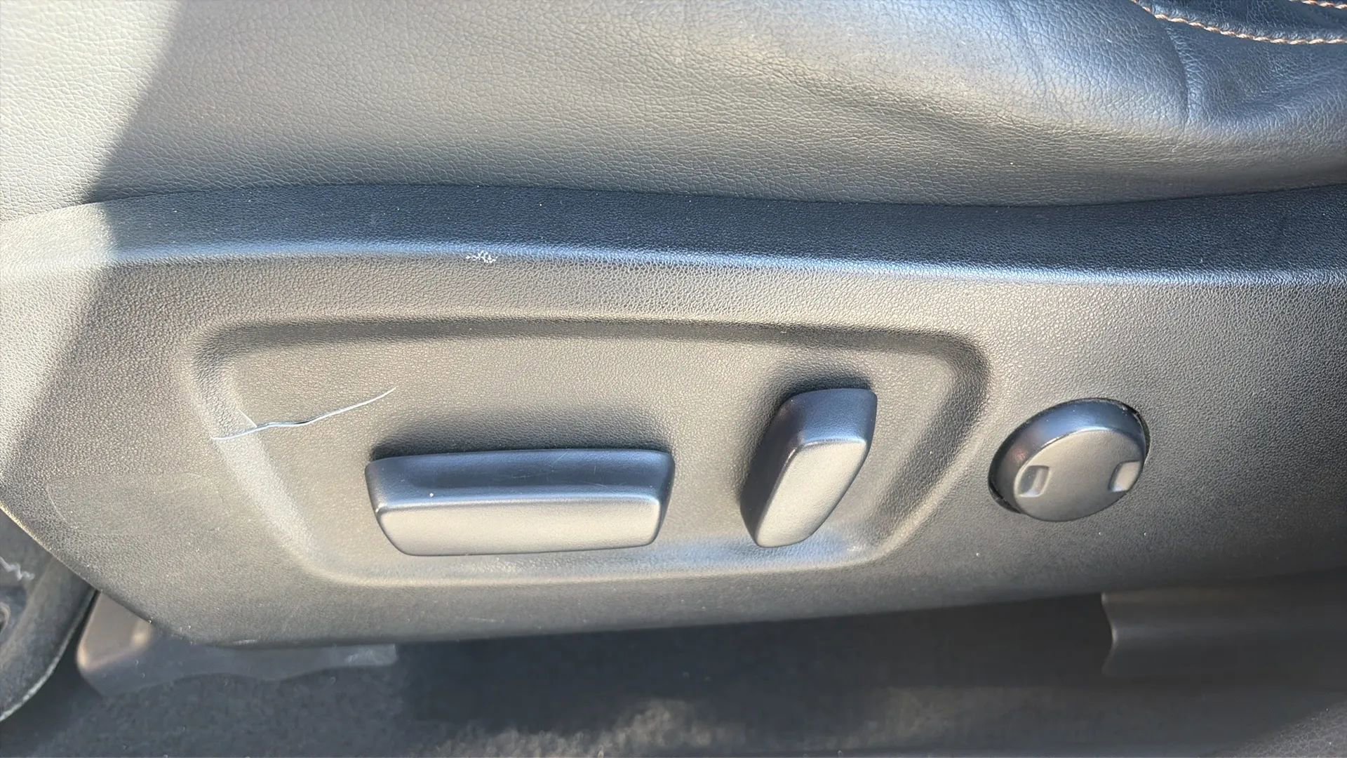 Used 2017 Toyota Highlander Plus image 41