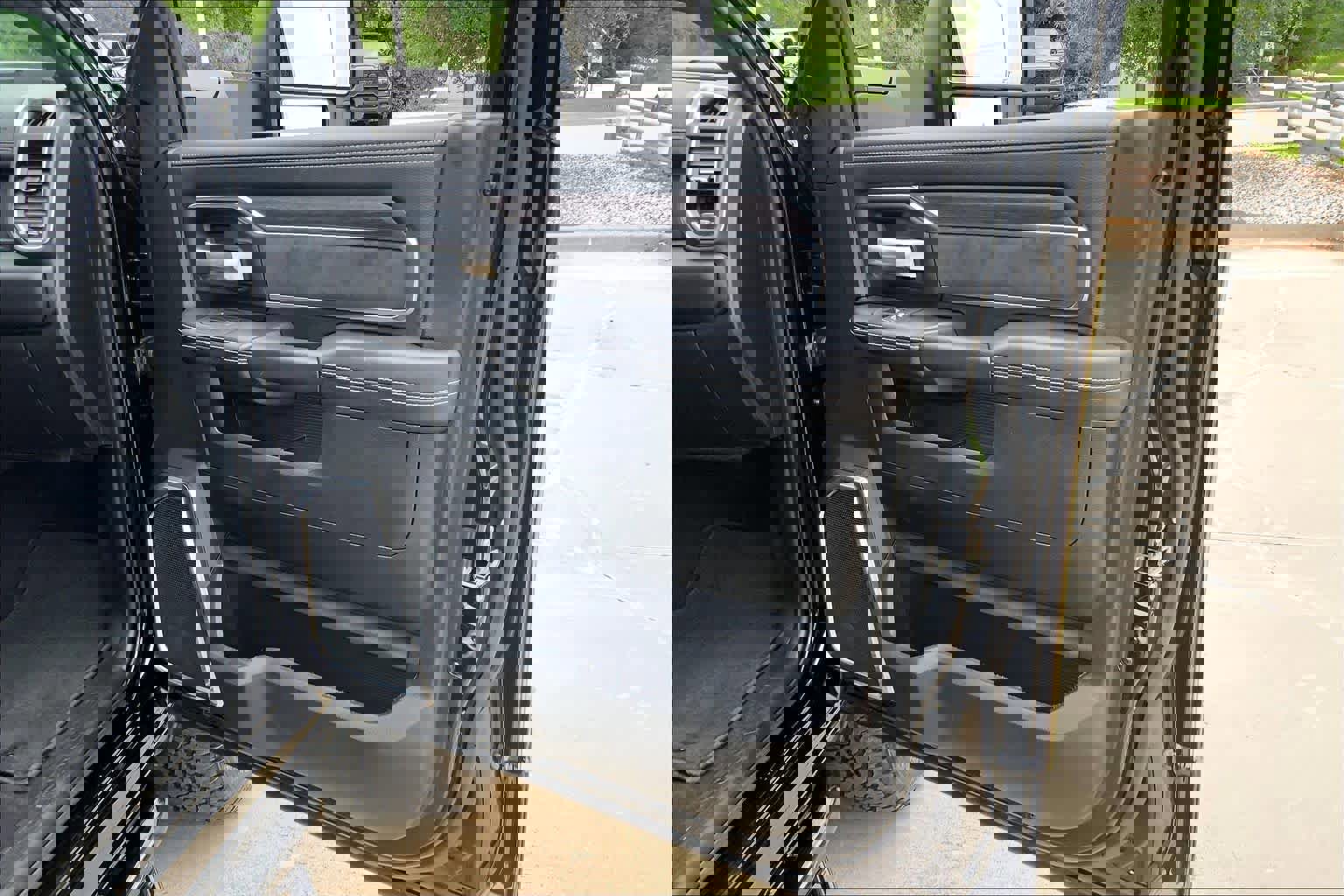 Used 2025 RAM 2500 Laramie w/ Night Edition image 23