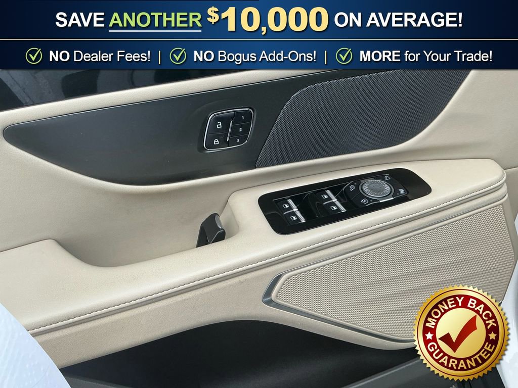 Used 2024 Lincoln Nautilus Premier image 16