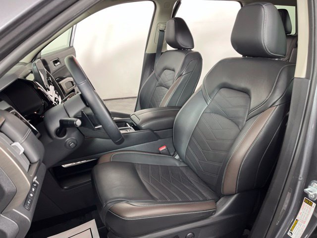 Used 2025 Nissan Pathfinder Platinum w/ Cargo Package FWD image 19