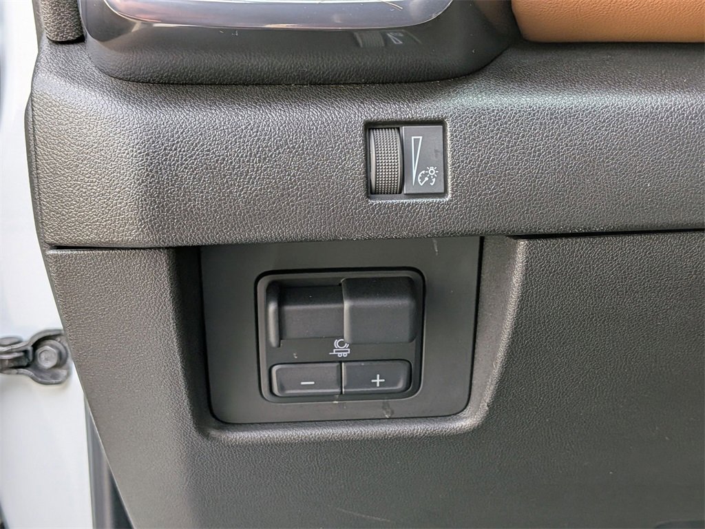 Used 2023 GMC Canyon AT4 w/ AT4 Premium Package image 13