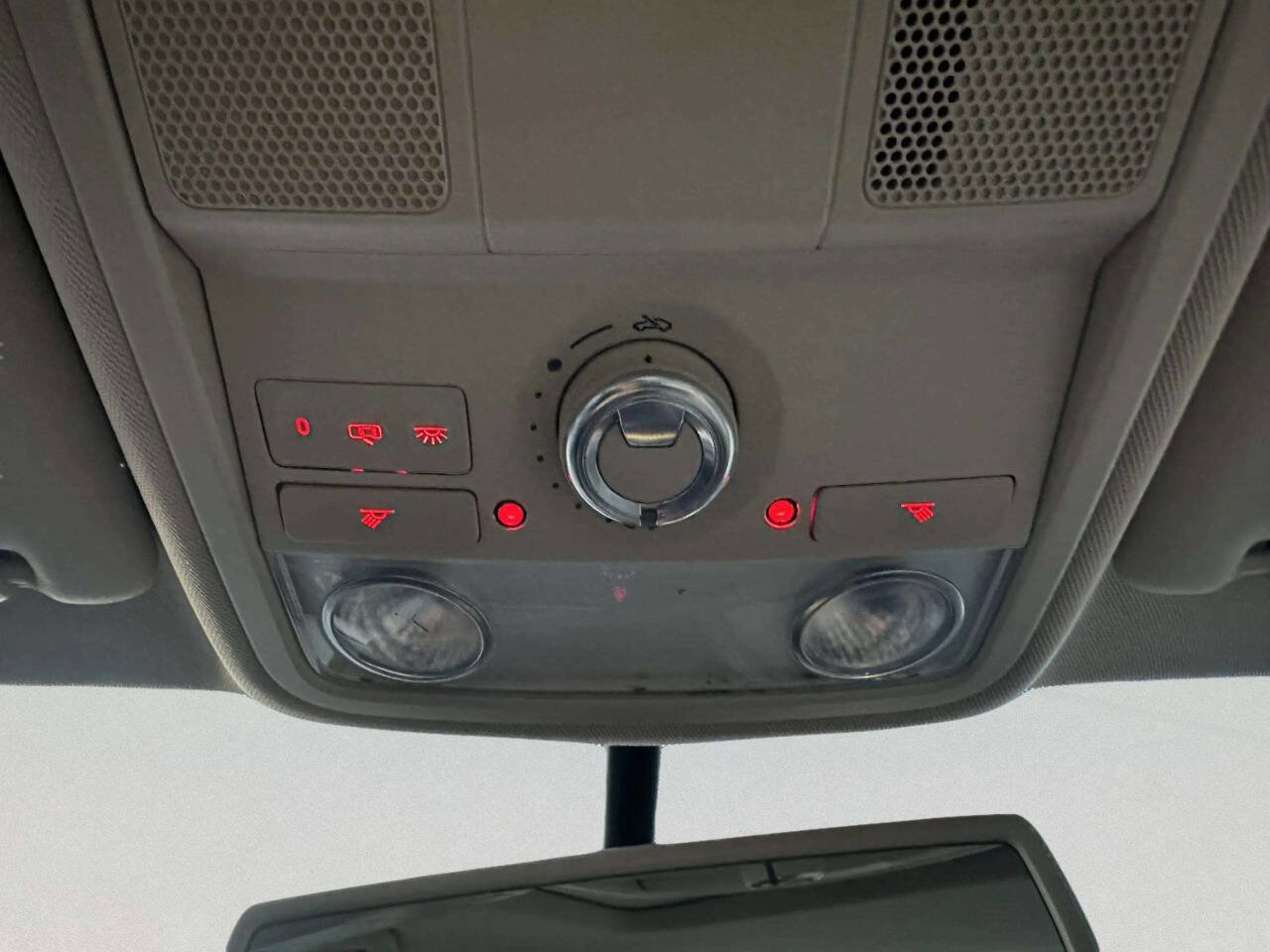 Used 2013 Volkswagen Passat 2.5 SEL Premium image 37