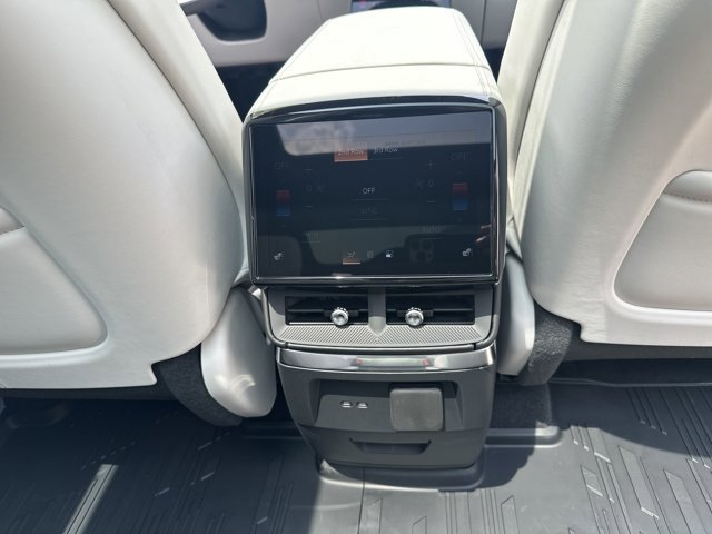 New 2026 Cadillac Vistiq Luxury w/ LPO, Floor Liner Package image 32