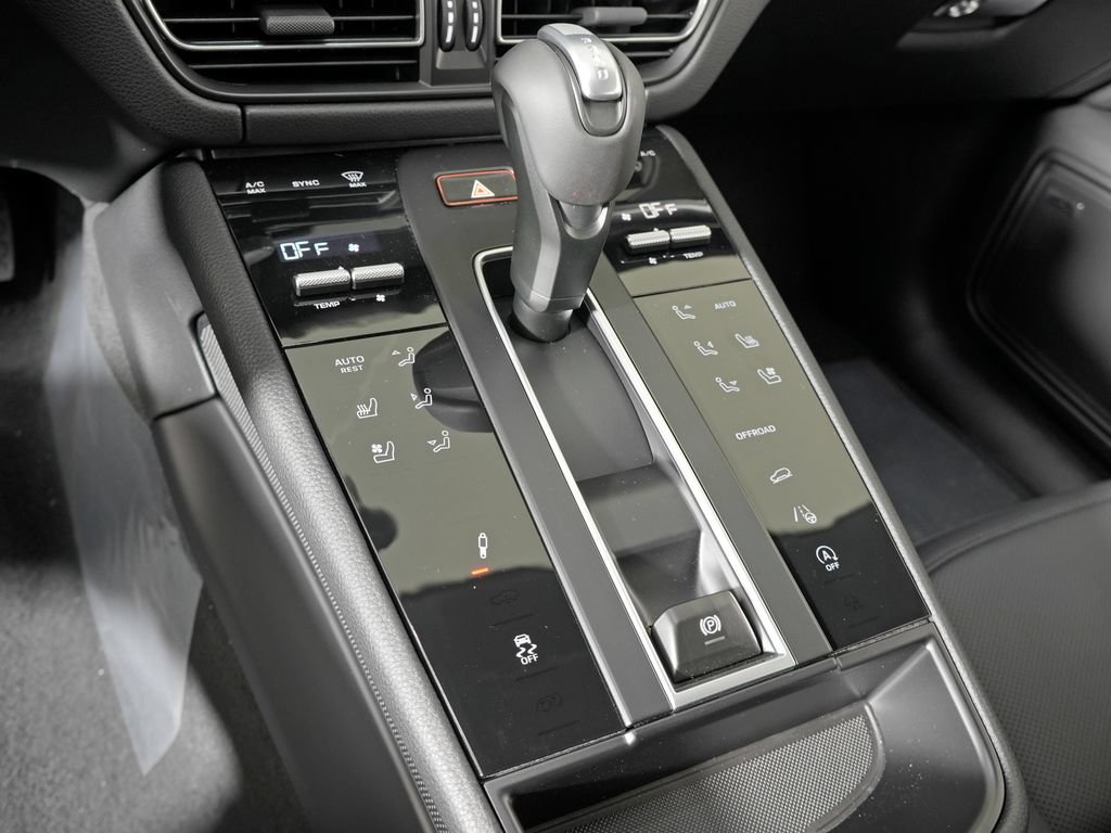 New 2026 Porsche Macan AWD/4WD image 27