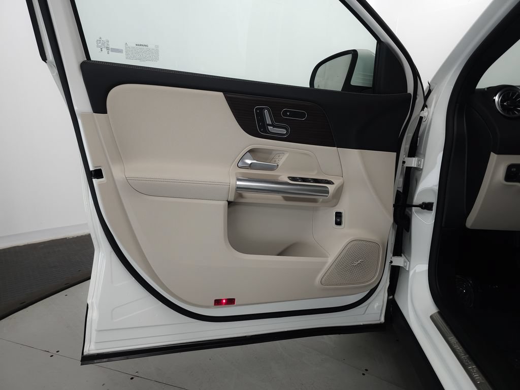 Certified 2026 Mercedes-Benz GLA 250 4MATIC image 5