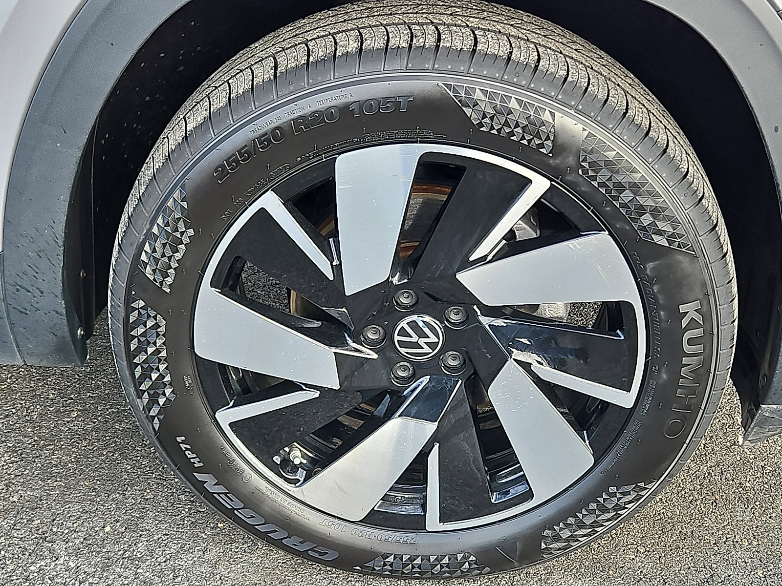 Used 2025 Volkswagen Atlas Cross Sport SE image 8