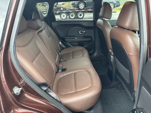 Used 2017 Kia Soul + image 14