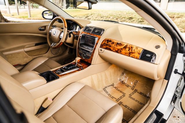 Used 2007 Jaguar XK Coupe image 18