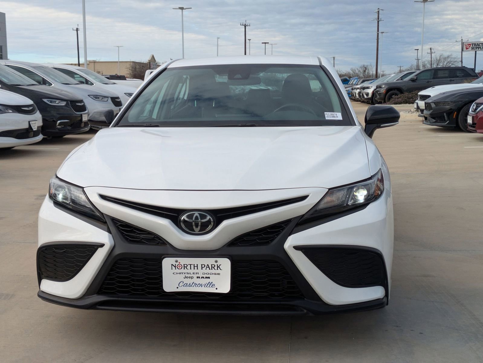 Used 2023 Toyota Camry SE image 8