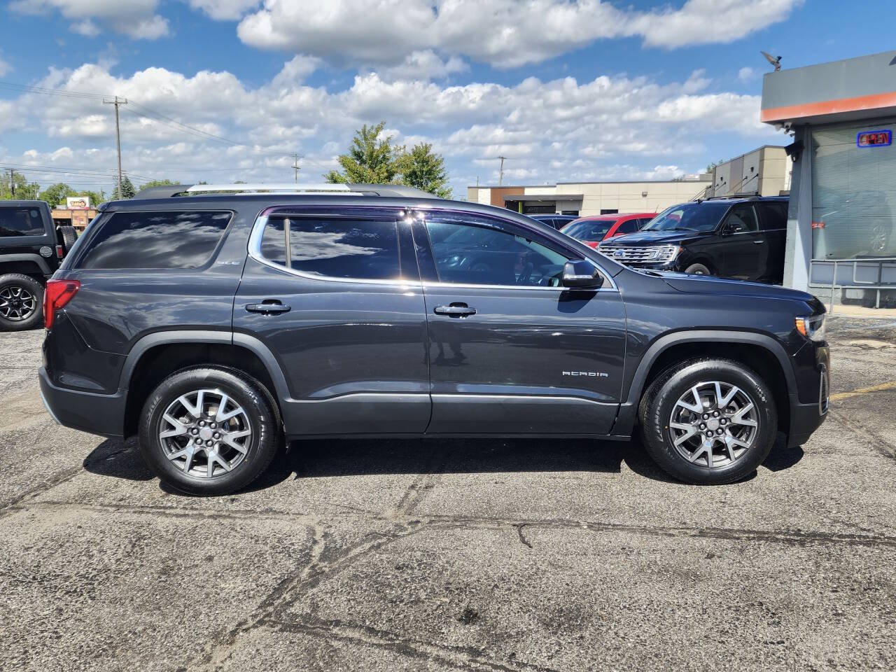 Used 2020 GMC Acadia SLE w/ Driver Convenience Package AWD/4WD image 9