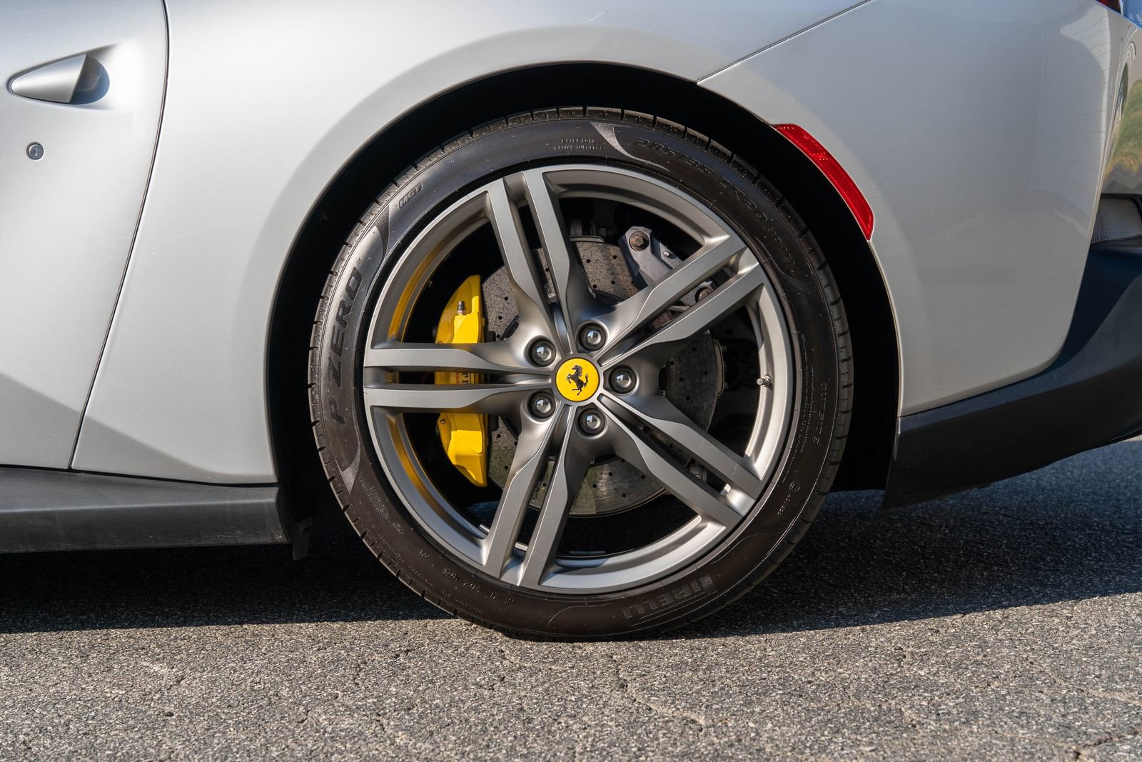 Used 2019 Ferrari Portofino image 11