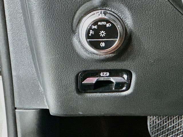 Used 2024 Mercedes-Benz C 300 Sedan image 12