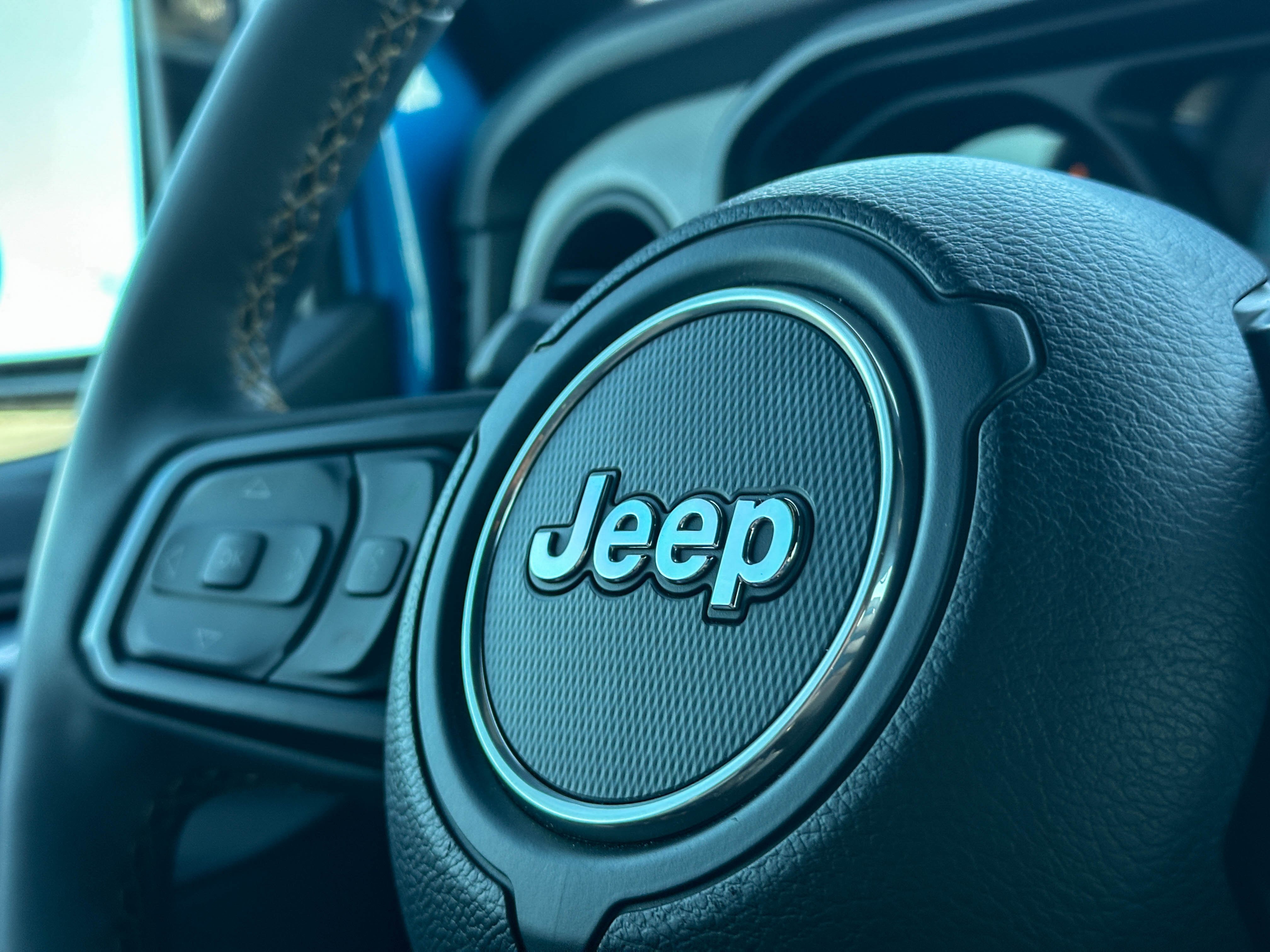 Used 2024 Jeep Gladiator Sport AWD/4WD image 30